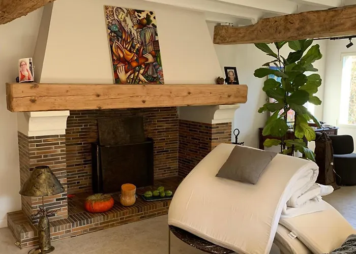 Domaine De Grave Bed and Breakfast